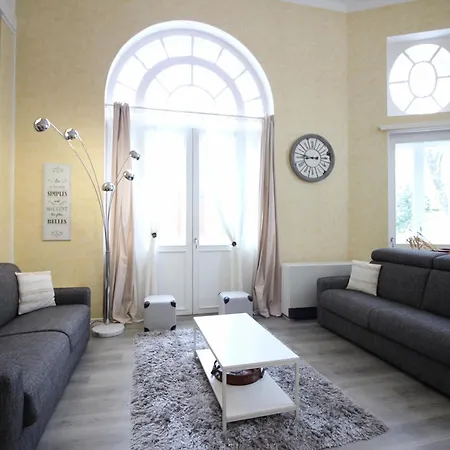 Appartement La Bourboule, 2 Pièces, 6 Personnes - Fr-1-608-19